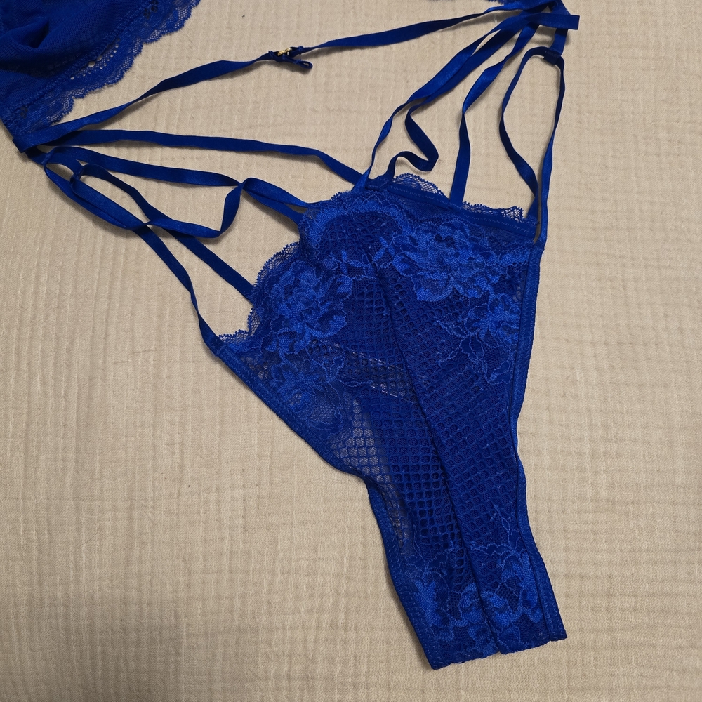 NWOT Victoria's Secret Vibrant Blue Lace Bodysuit - Picture 6 of 6